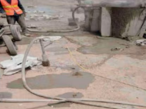 乌海水泥混凝土路面板底注浆技术 路面脱空注浆整治方案